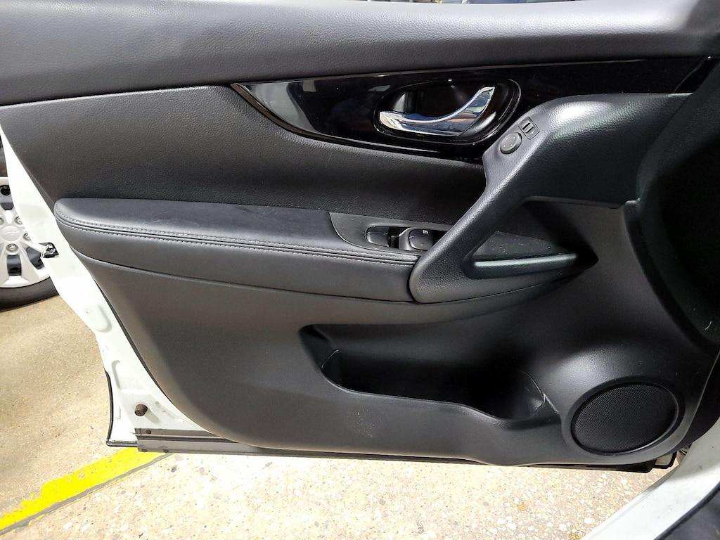 used 2020 Nissan Rogue Sport car, priced at $20,998