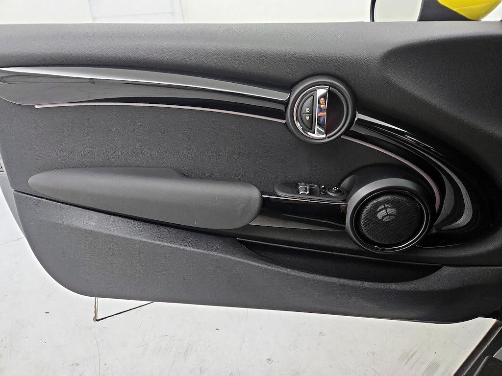 used 2022 MINI SE Hardtop car, priced at $23,998