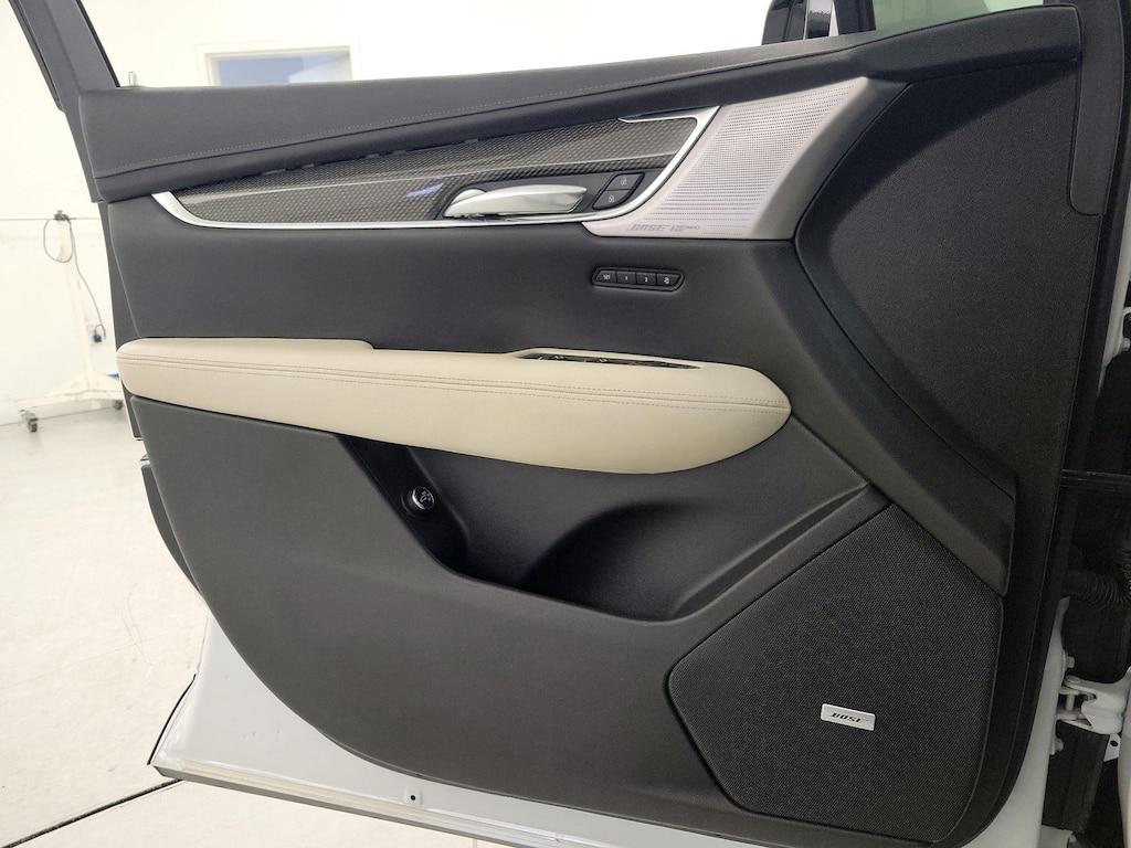 used 2021 Cadillac XT5 car, priced at $30,998