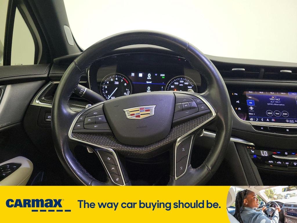 used 2021 Cadillac XT5 car, priced at $30,998