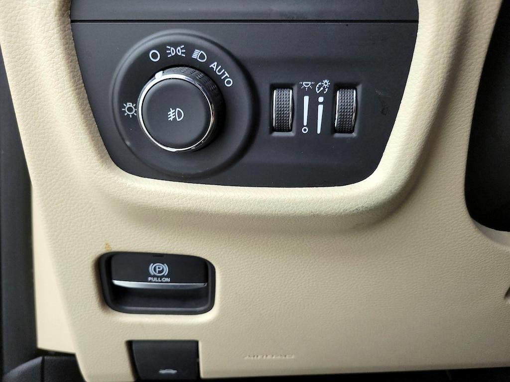 used 2023 Jeep Grand Cherokee car, priced at $37,998