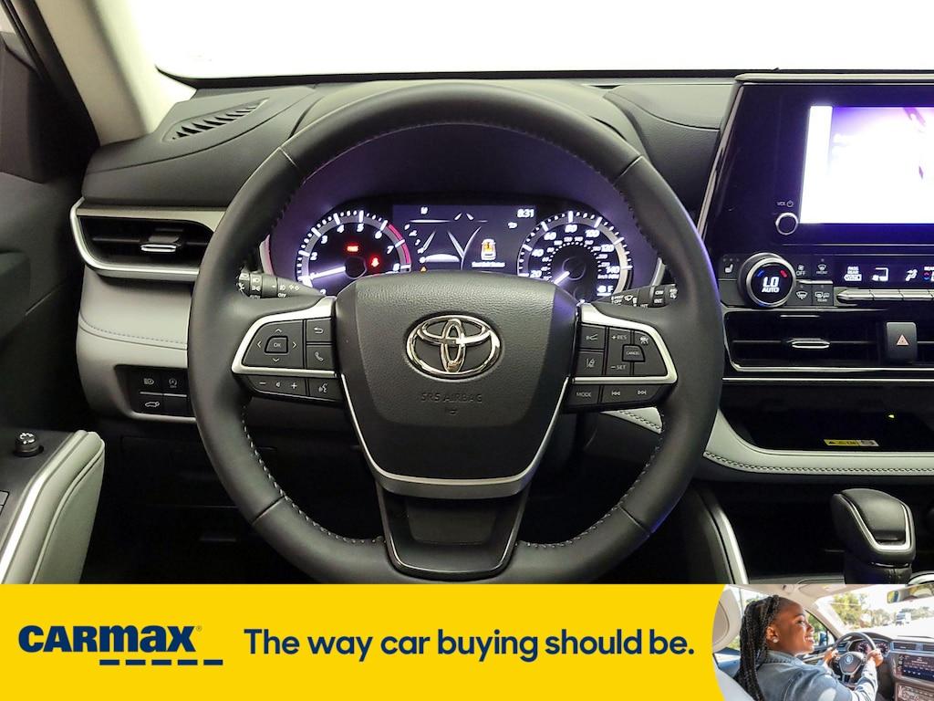 used 2023 Toyota Highlander car, priced at $40,998
