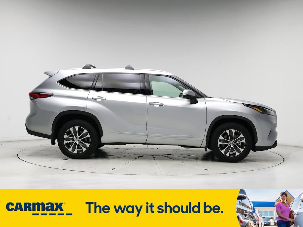 used 2022 Toyota Highlander car, priced at $38,998