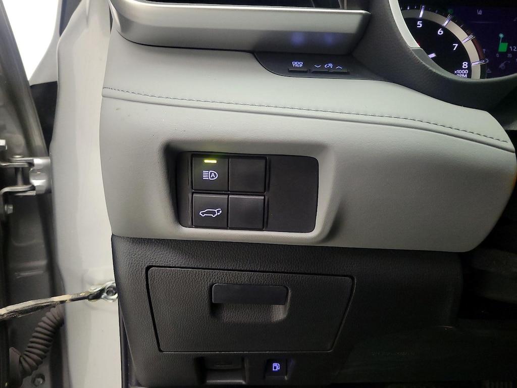 used 2022 Toyota Highlander car, priced at $38,998