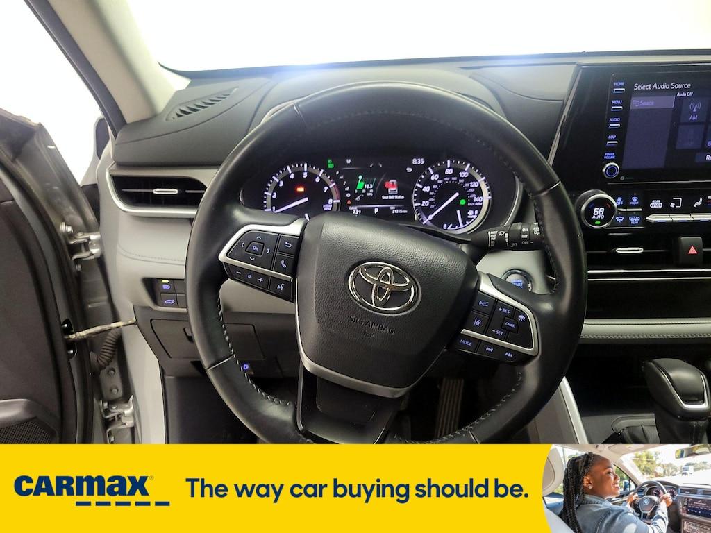 used 2022 Toyota Highlander car, priced at $38,998
