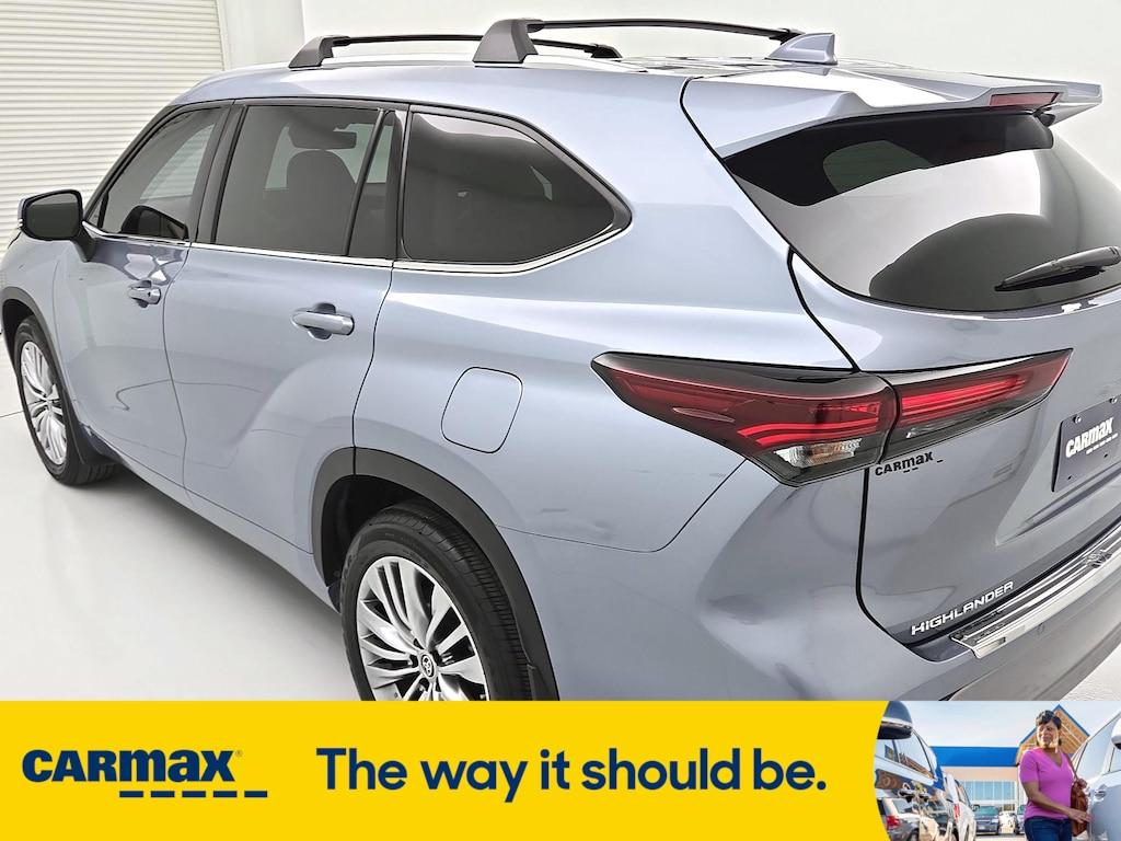 used 2024 Toyota Highlander car, priced at $48,998