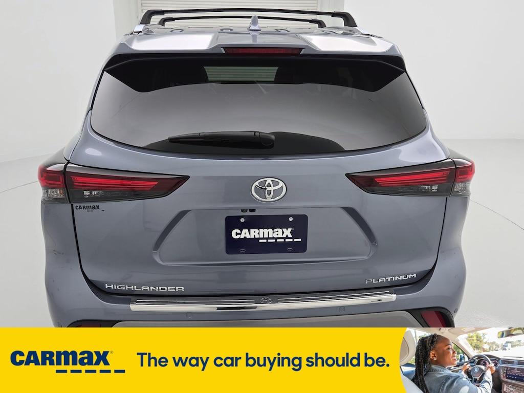 used 2024 Toyota Highlander car, priced at $48,998