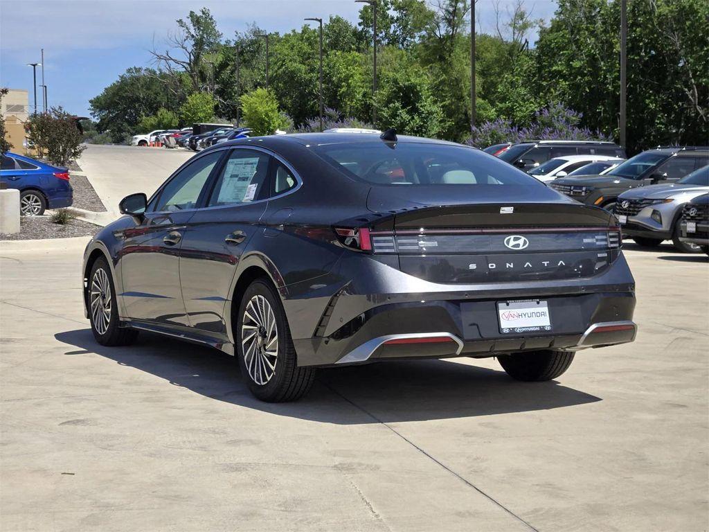 new 2025 Hyundai Sonata Hybrid car, priced at $34,990
