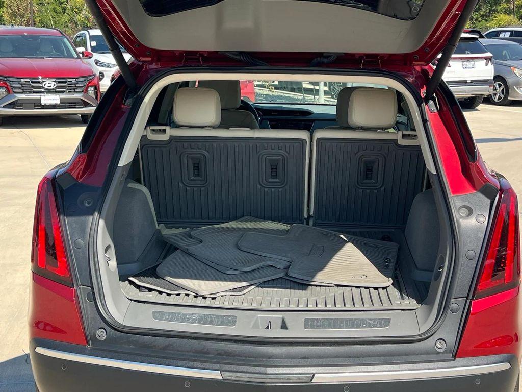 used 2021 Cadillac XT5 car, priced at $23,700