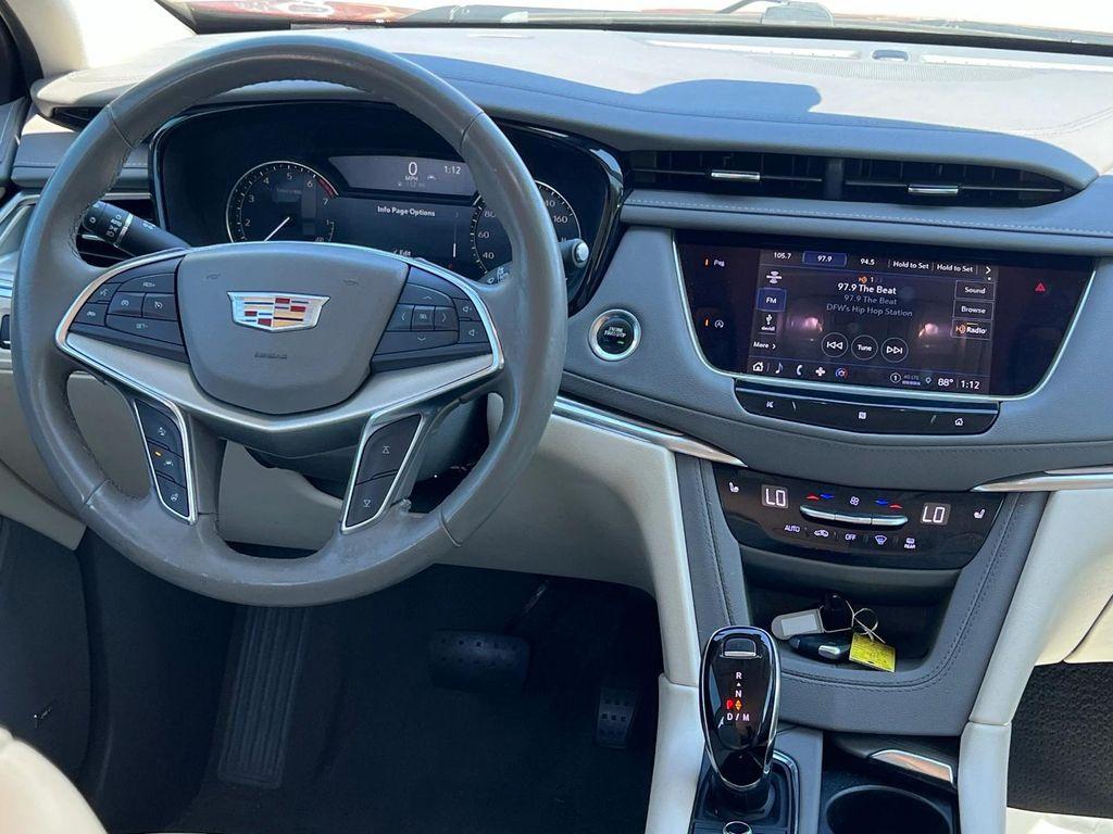 used 2021 Cadillac XT5 car, priced at $23,700
