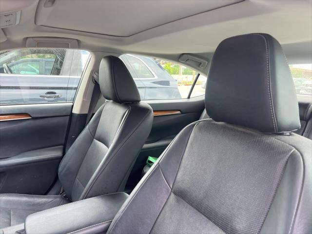 used 2014 Lexus ES 300h car, priced at $19,998