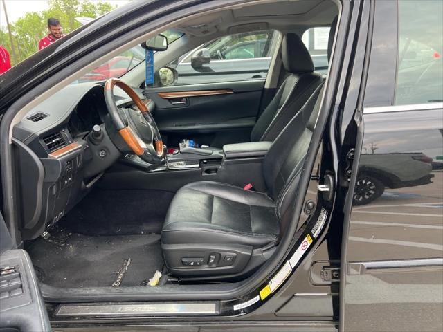 used 2014 Lexus ES 300h car, priced at $19,998