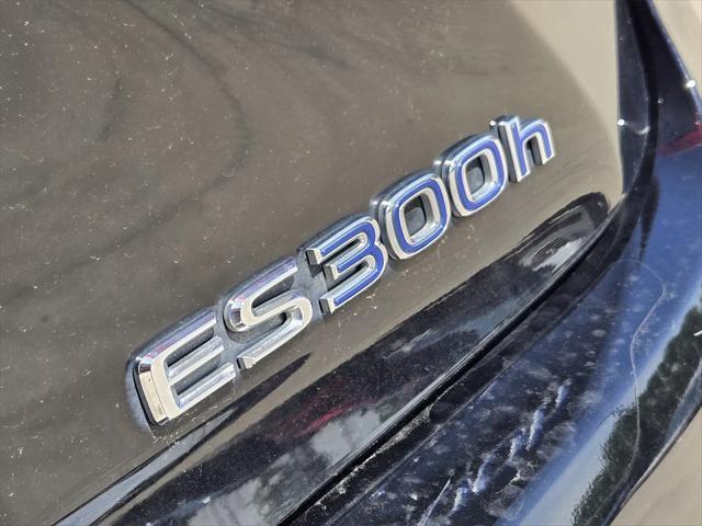 used 2014 Lexus ES 300h car, priced at $19,406