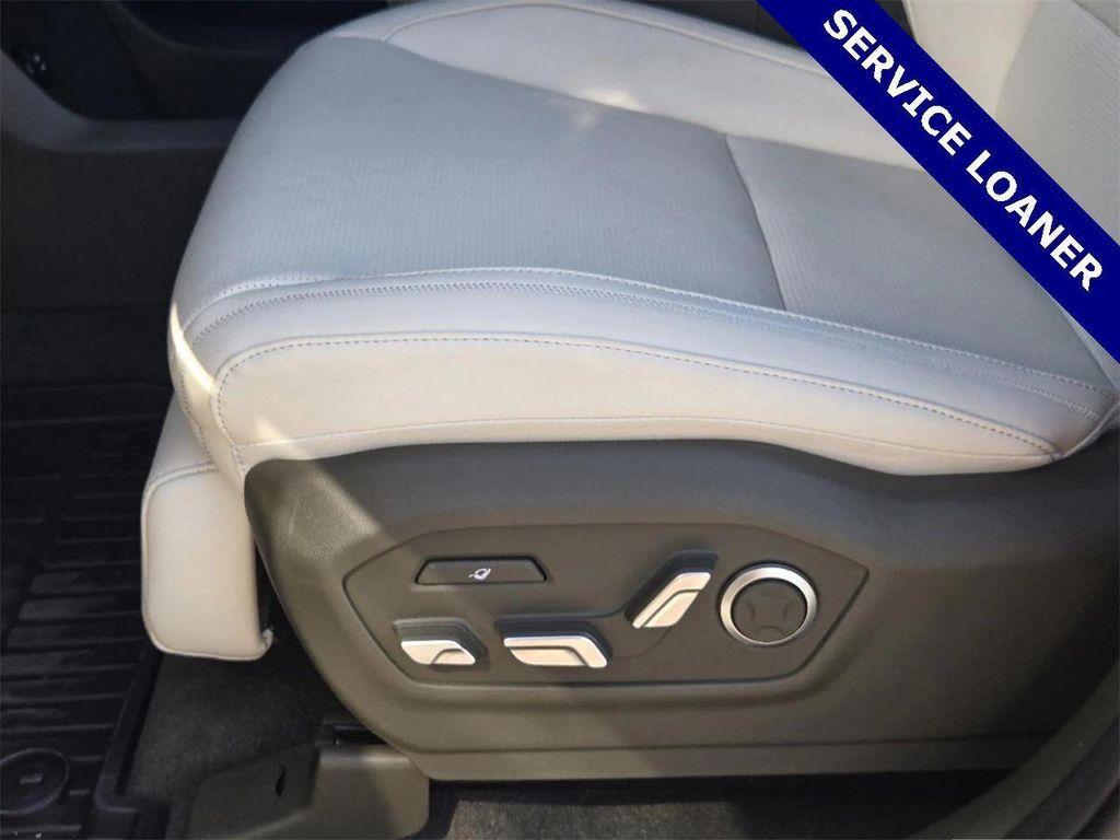 new 2025 Hyundai Santa Fe car, priced at $43,338