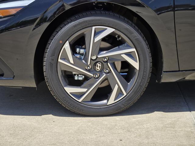 new 2025 Hyundai Elantra car, priced at $23,036