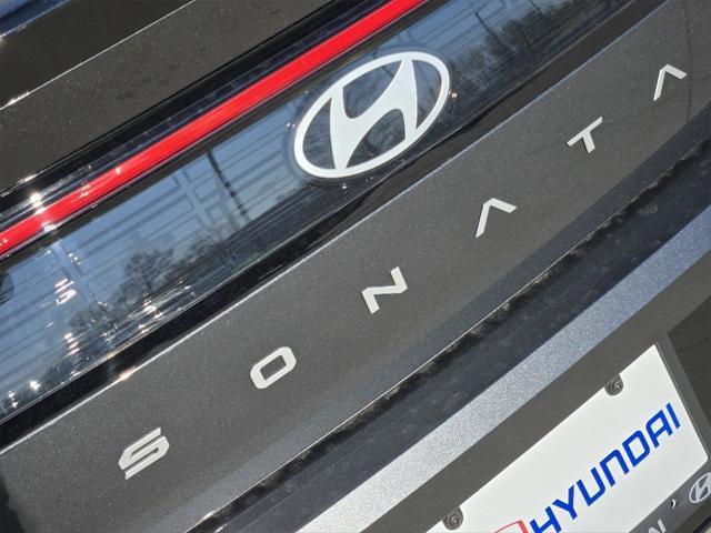 new 2025 Hyundai Sonata Hybrid car, priced at $38,577