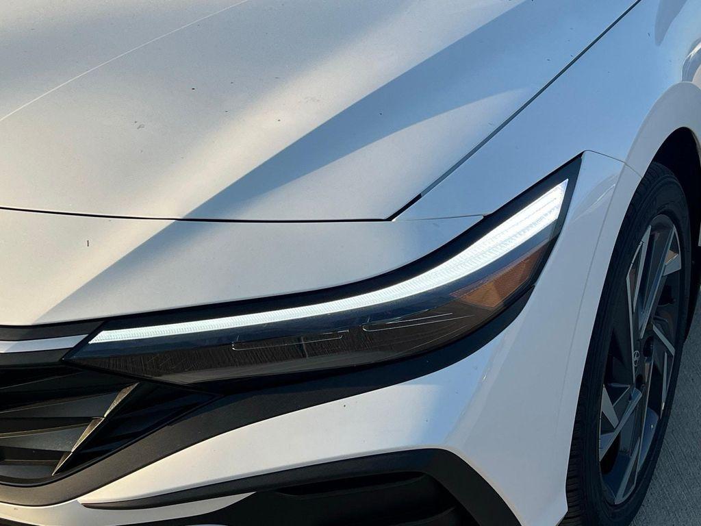 new 2025 Hyundai Elantra car, priced at $24,283