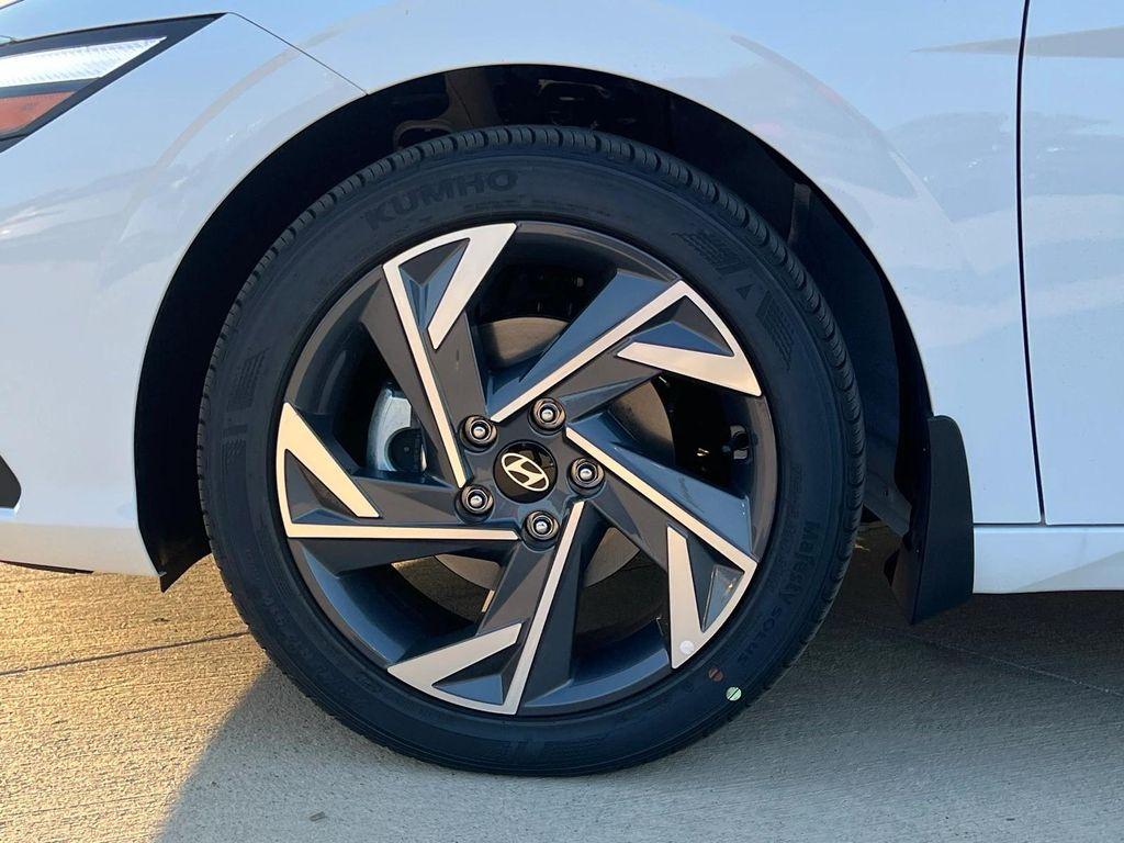 new 2025 Hyundai Elantra car, priced at $24,283