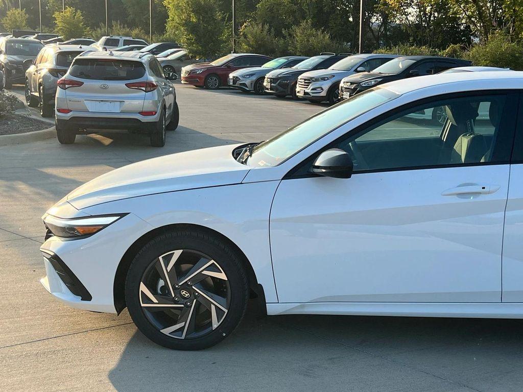 new 2025 Hyundai Elantra car, priced at $24,283