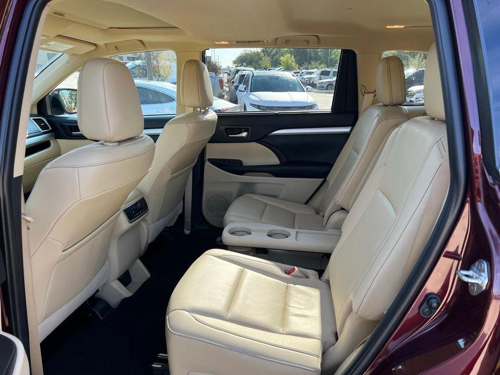 used 2019 Toyota Highlander car, priced at $26,382