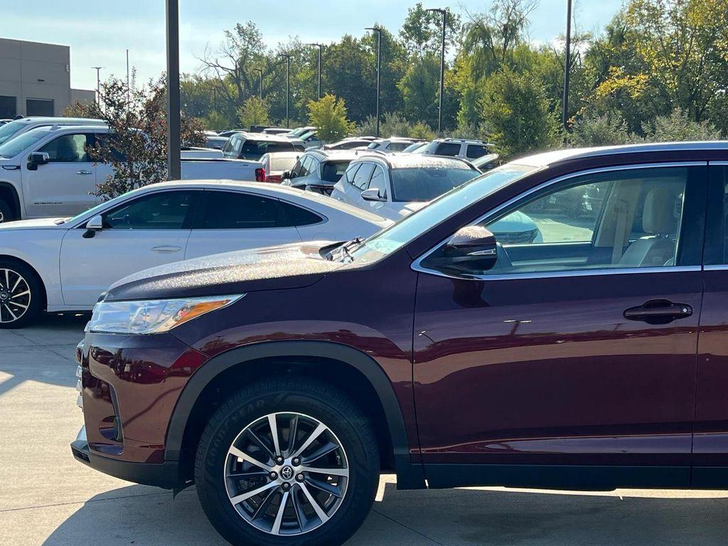 used 2019 Toyota Highlander car, priced at $26,382
