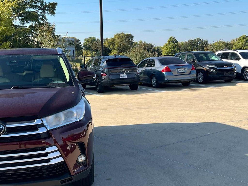 used 2019 Toyota Highlander car, priced at $26,382