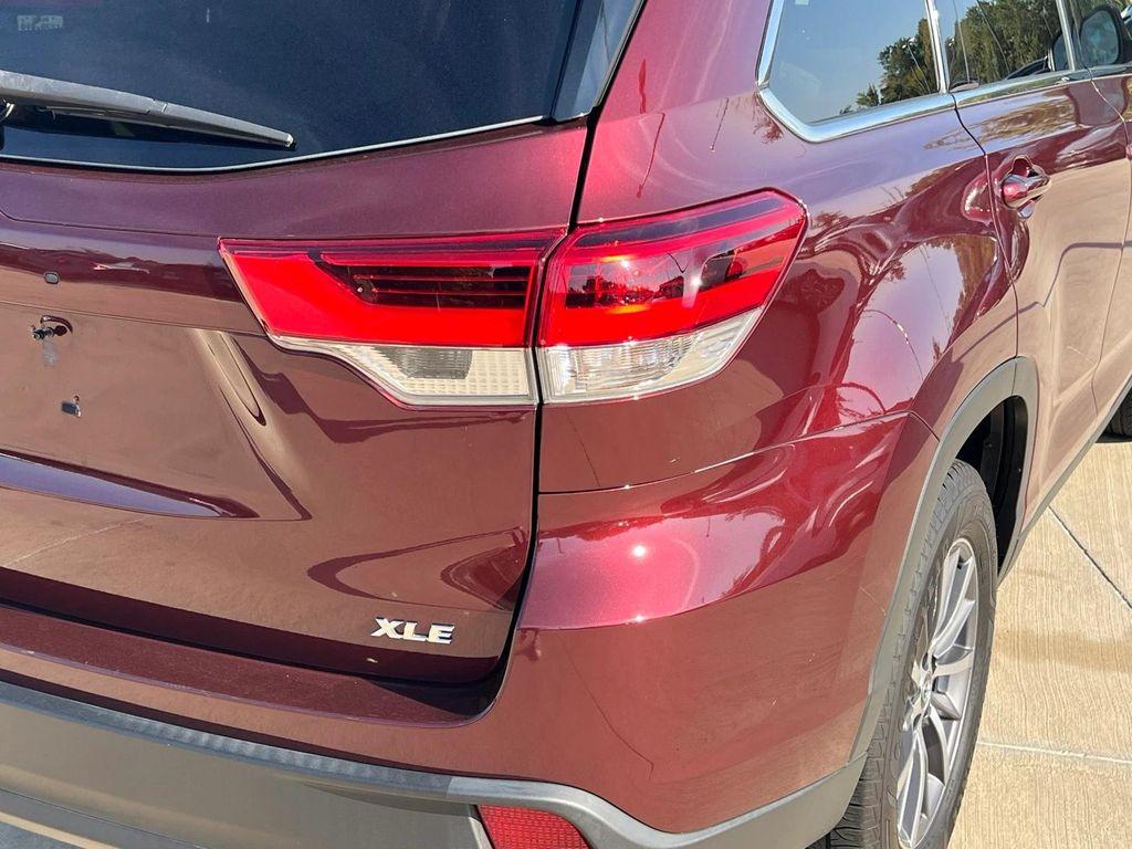 used 2019 Toyota Highlander car, priced at $26,382