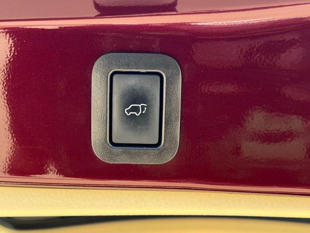 used 2019 Toyota Highlander car, priced at $26,382