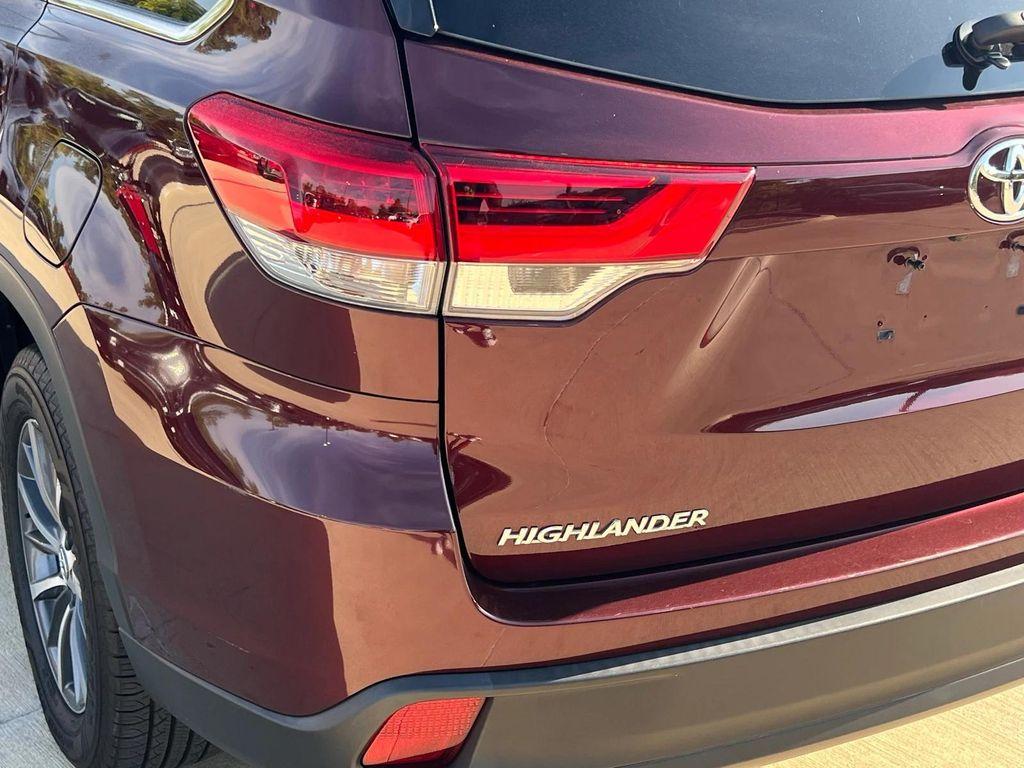 used 2019 Toyota Highlander car, priced at $26,382