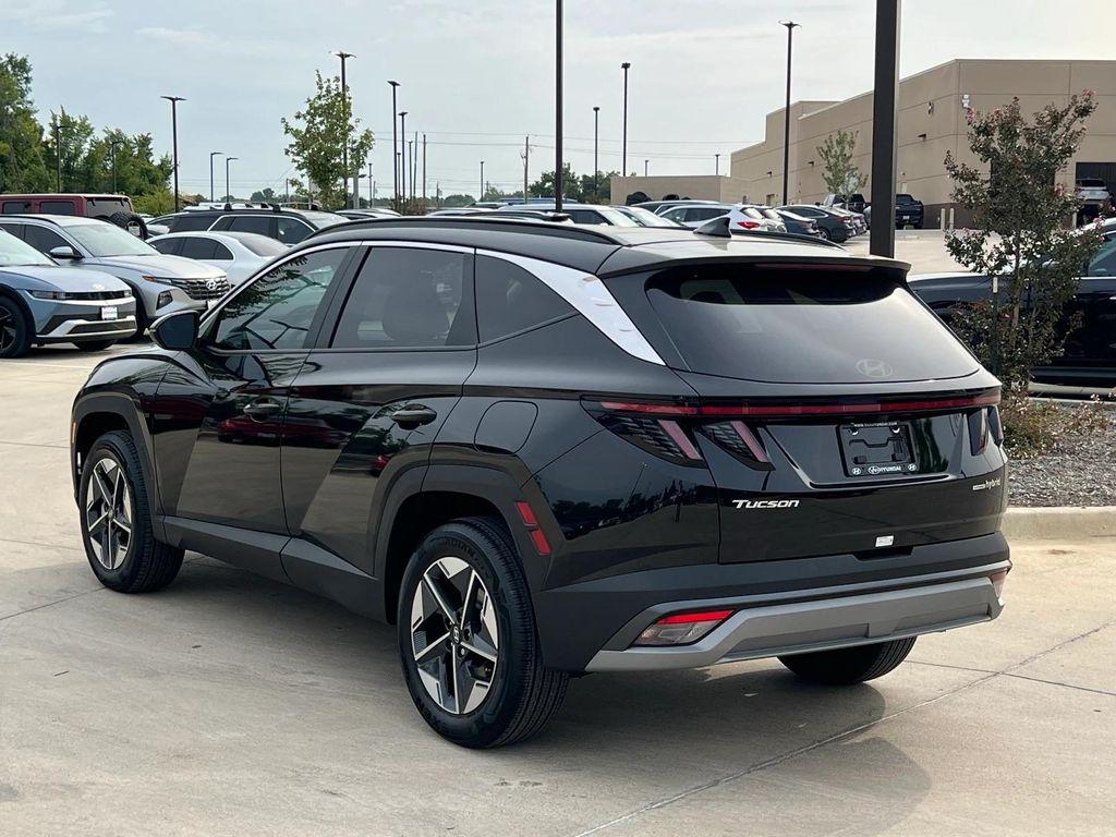 new 2025 Hyundai TUCSON Hybrid car, priced at $33,924