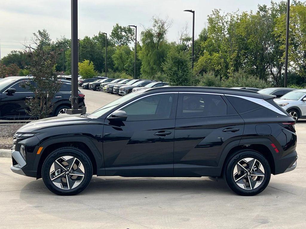 new 2025 Hyundai TUCSON Hybrid car, priced at $33,924