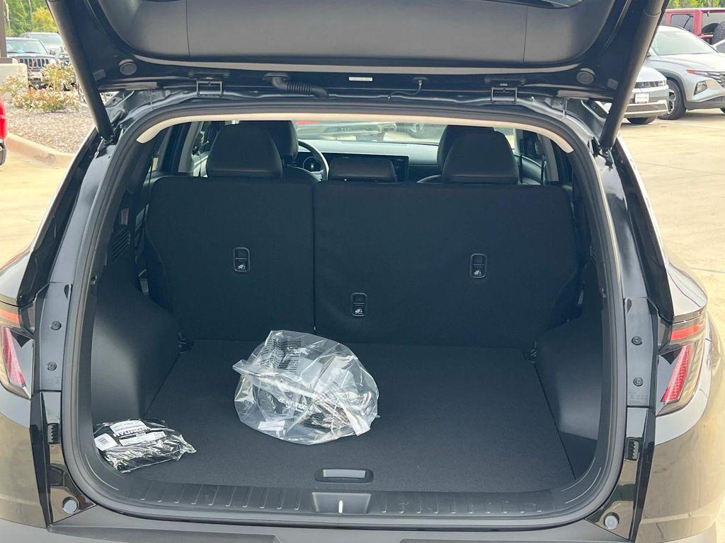 new 2025 Hyundai TUCSON Hybrid car, priced at $33,924