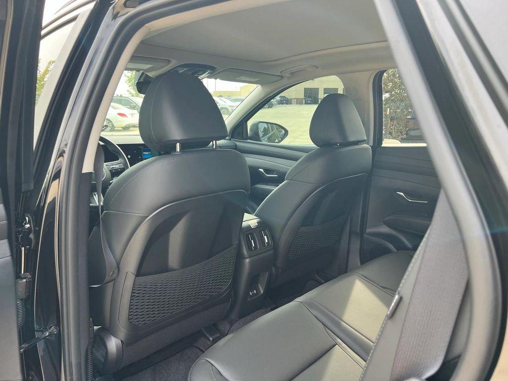 new 2025 Hyundai TUCSON Hybrid car, priced at $33,924