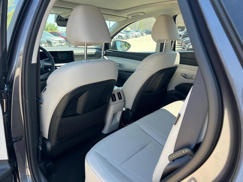 new 2025 Hyundai TUCSON Hybrid car, priced at $35,462