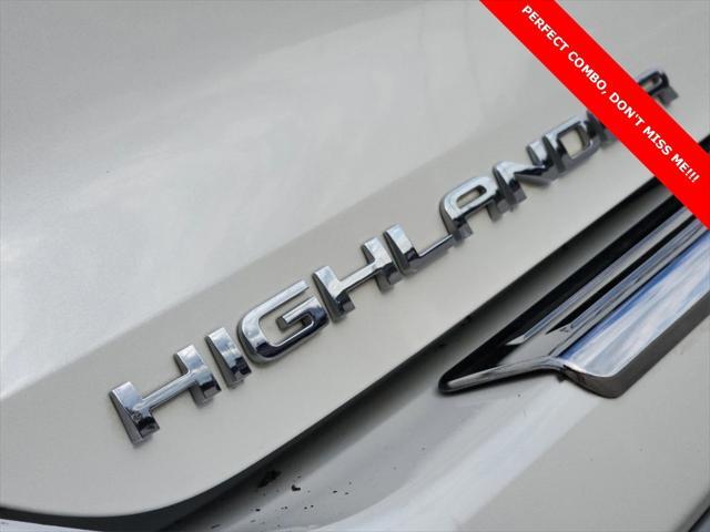 used 2021 Toyota Highlander Hybrid car, priced at $33,998