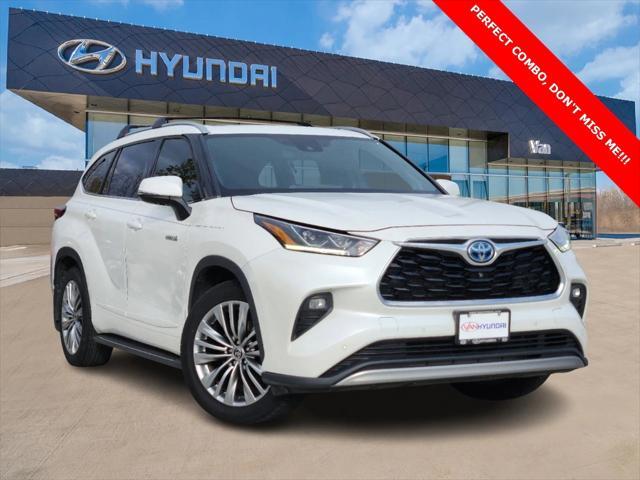 used 2021 Toyota Highlander Hybrid car, priced at $33,998