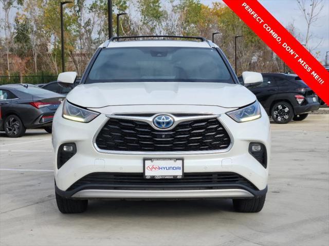 used 2021 Toyota Highlander Hybrid car, priced at $33,998