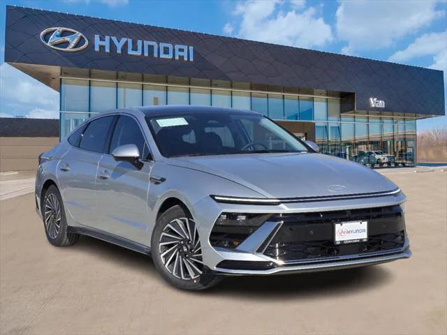 new 2025 Hyundai Sonata Hybrid car, priced at $38,495