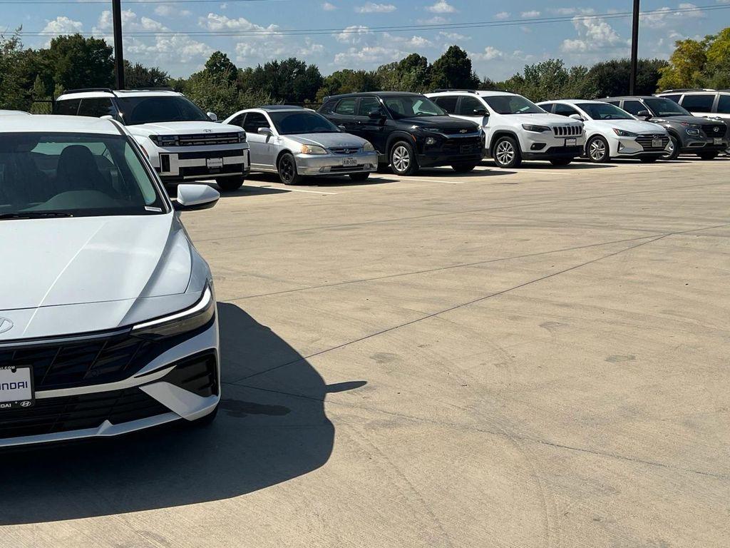 new 2025 Hyundai Elantra car, priced at $22,926