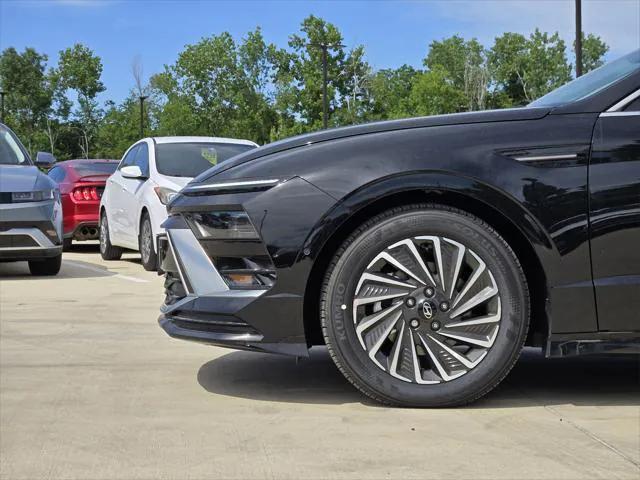 new 2025 Hyundai Sonata Hybrid car, priced at $37,340