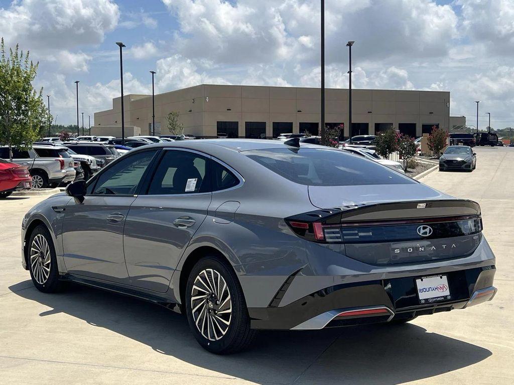 new 2025 Hyundai Sonata Hybrid car, priced at $30,533