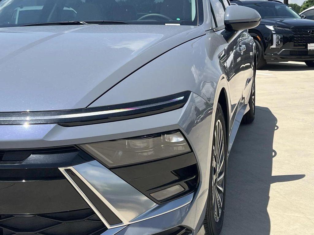 new 2025 Hyundai Sonata Hybrid car, priced at $30,533
