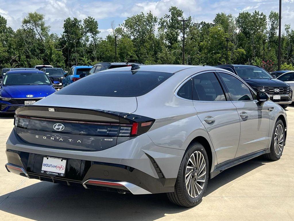 new 2025 Hyundai Sonata Hybrid car, priced at $30,533