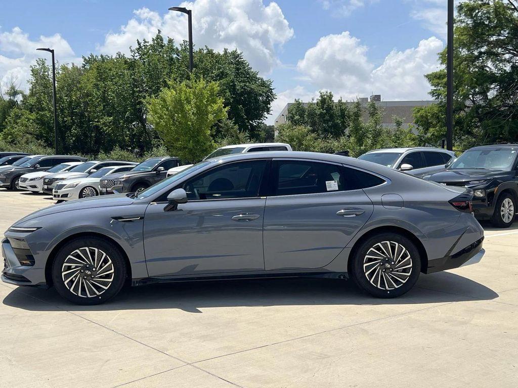 new 2025 Hyundai Sonata Hybrid car, priced at $30,533