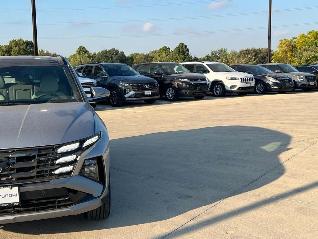 new 2025 Hyundai TUCSON Hybrid car, priced at $40,246