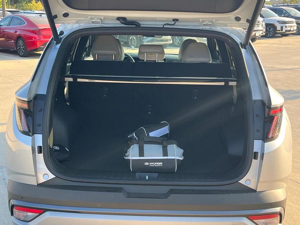 new 2025 Hyundai TUCSON Hybrid car, priced at $40,246