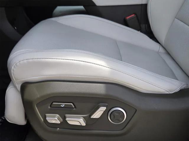 new 2025 Hyundai SANTA FE HEV car, priced at $49,321