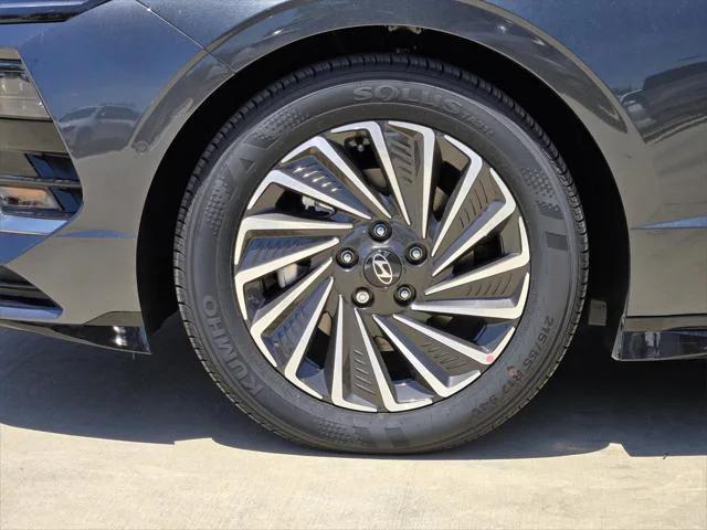 new 2025 Hyundai Sonata Hybrid car, priced at $37,340