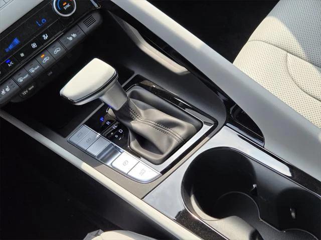 new 2025 Hyundai Elantra car, priced at $29,852