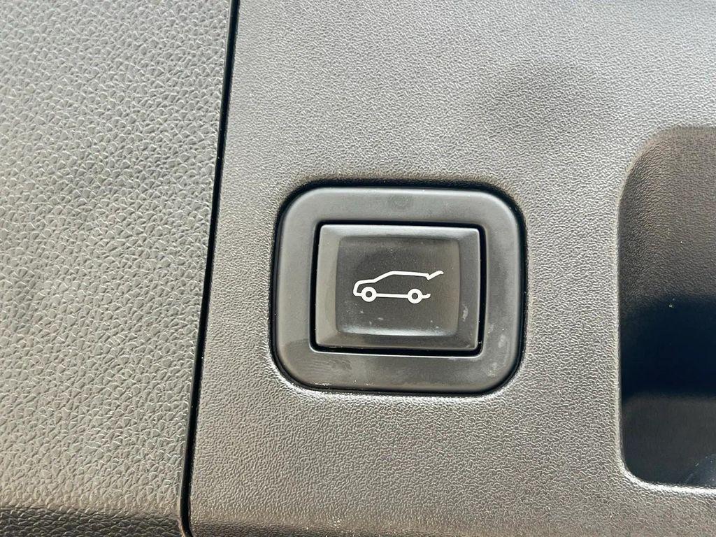 used 2023 Cadillac XT4 car, priced at $23,212